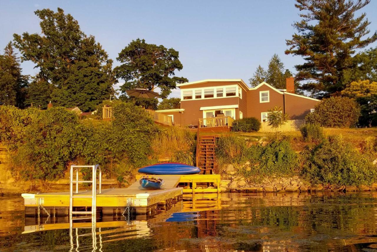 Family Cottage On Chaumont Bay, Walk To Downtown Exterior foto