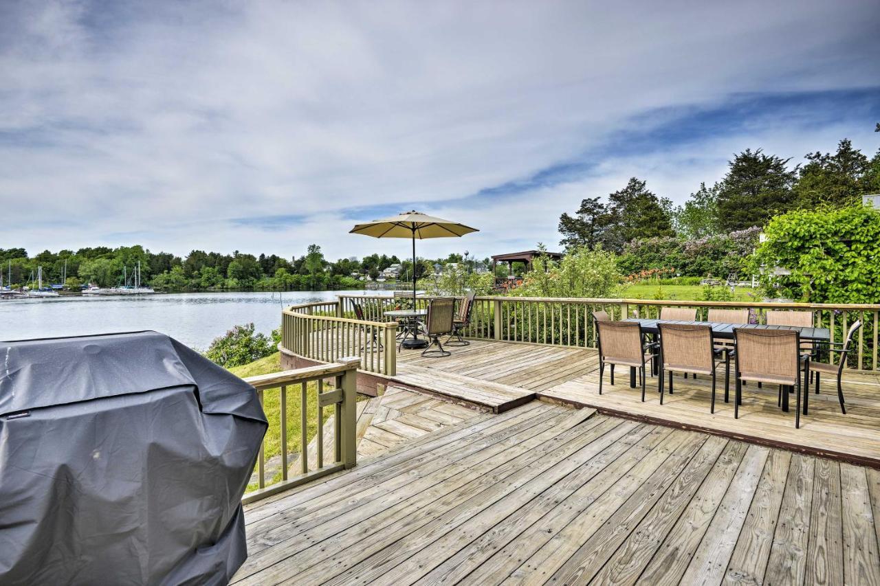Family Cottage On Chaumont Bay, Walk To Downtown Exterior foto